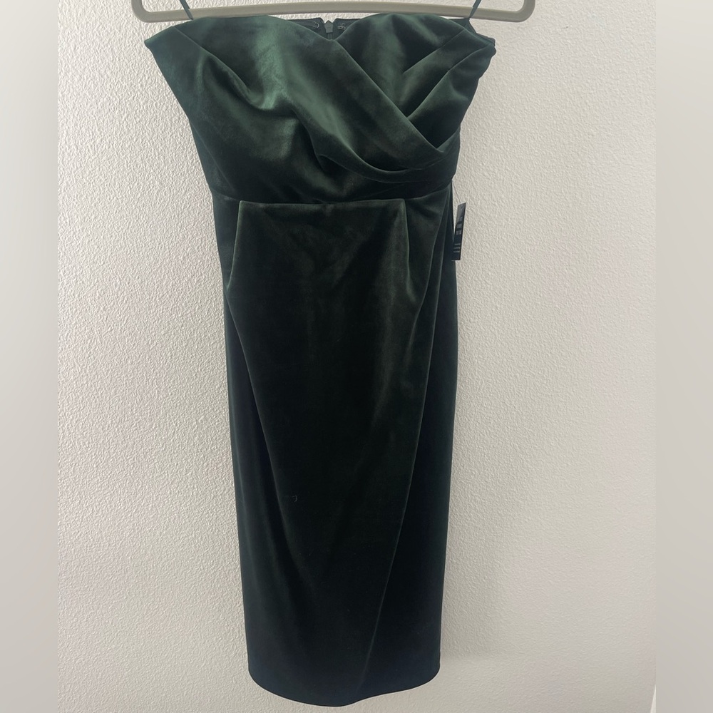 NWOT Express Strapless Velvet Dress in Forest Green - Picture 3 of 6